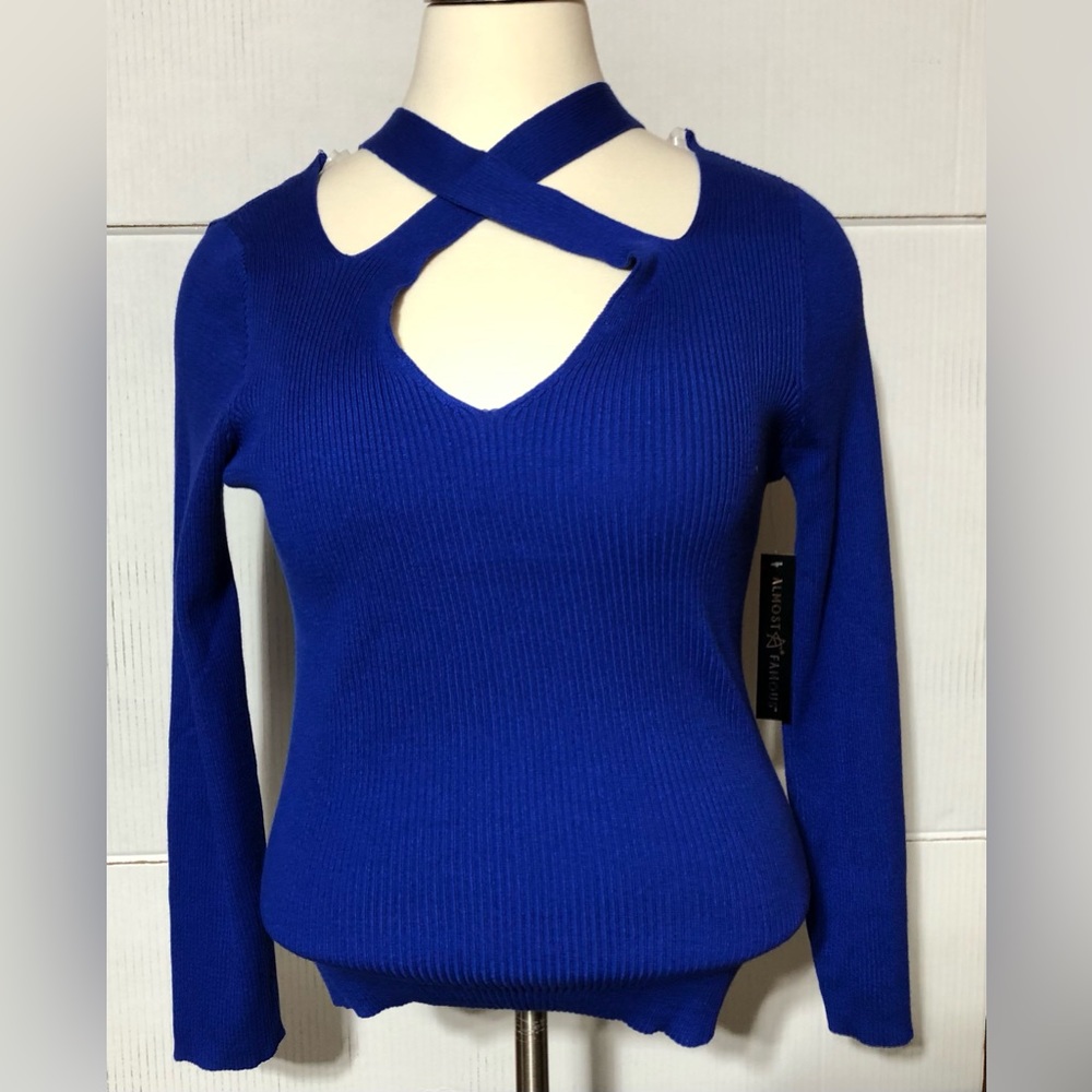 Almost Famous 3X ribbed L/S v- neck sweater in pretty blue 25” L